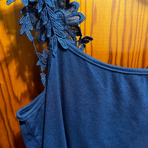 NWOT SHEIN Tank - Picture 4 of 5